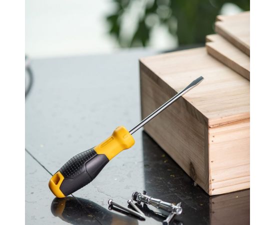 Шлицевая отвертка DELI DL6351001 5x100мм (магнит, TPR+PP ручка) 98349 – изображение 3