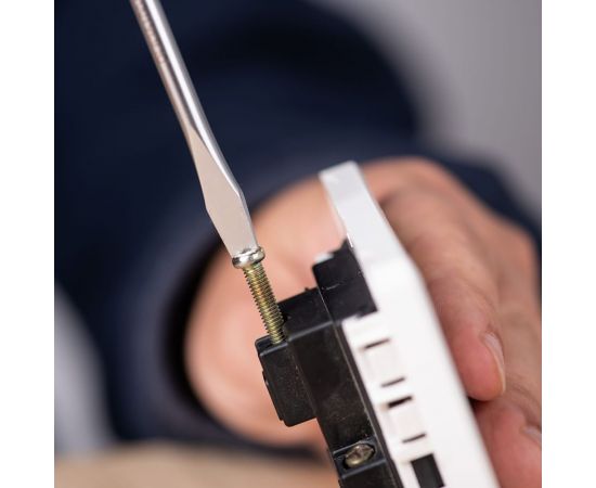 Шлицевая отвертка DELI DL6351001 5x100мм (магнит, TPR+PP ручка) 98349 – изображение 8