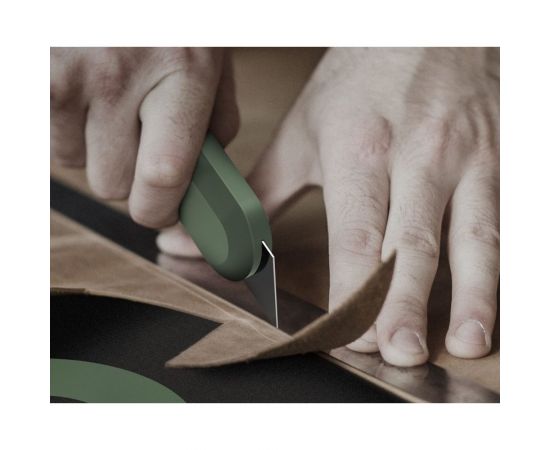 Технический нож DELI home series green ht4008l Т-образное лезвие, эксклюзивный дизайн, софттач пластик, безопасная конструкция, подарочная упаковка 112884 – изображение 3