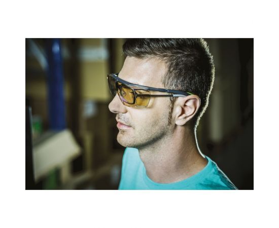 Открытые защитные очки UNIVET с боковой защитой, покрытие Vanguard Plus 5X7.03.11.00 – изображение 6