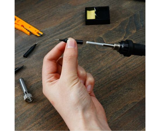 Цифровой паяльник DEKO SI10 80Вт/220В в кейсе + набор аксессуаров, 12 шт 065-0400 – изображение 3