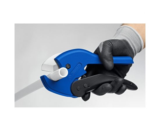 Автоматический труборез ЗУБР Профессионал-42А по пластиковым трубам до 42 мм 23702-42_z01 – изображение 3