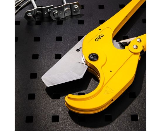 Труборез DELI dl2509 для пластиковых труб 63 мм, сталь 3cr13, рукоять из алюминиевого сплава, храповой механизм 118720 – изображение 4