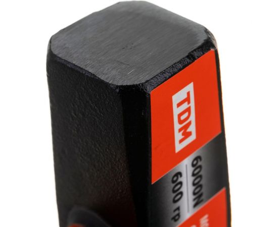 Слесарный молоток TDM 600 гр, кованый, с усиленной прорезиненной фибергласовой рукояткой Алмаз SQ1036-0114 – изображение 6