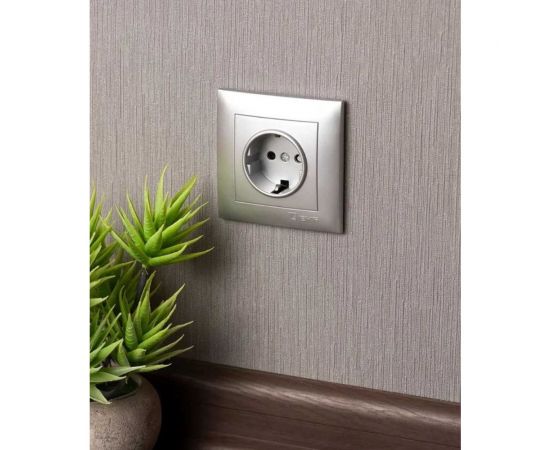 Лицевая панель 1-местной розетки EKF Валенсия, с/з 16А сталь с защитной шторкой PROxima ESR16-L-028-30 – изображение 2