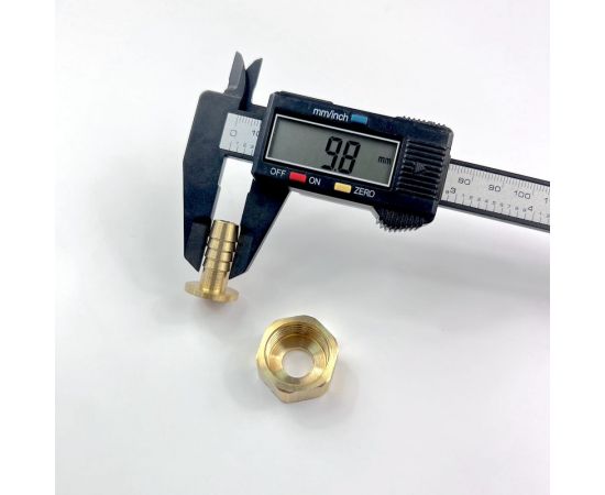 Наконечник латунный с подвижной гайкой внутренняя резьба 1/2 х елочка 10 мм + хомут Профитт 4823419 – изображение 3