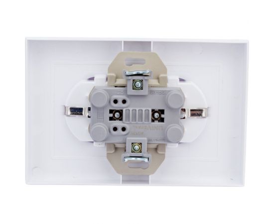 Двухместная розетка UNIVersal серия афина с/з, с/у, 16а, 220в, белая еврослот A0128 – изображение 3