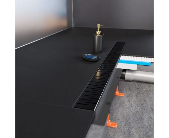 Водоотводящий желоб MCH Chudej с боковым сливом 40 мм, решётка нержавеющая сталь, черная, 650 мм MEDIUM CH650MC – изображение 4