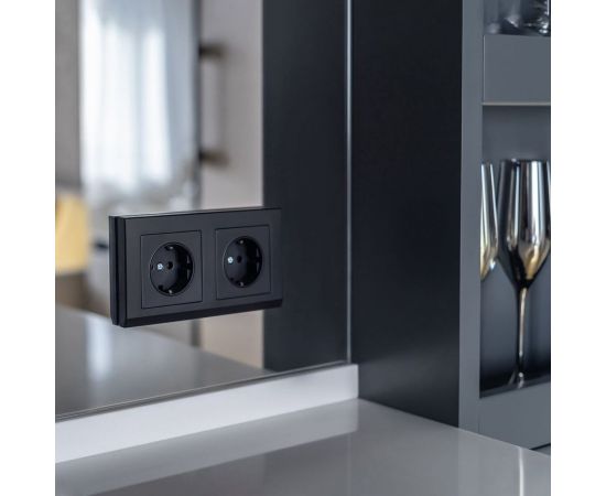 Розетка с заземлением, безвинтовой зажим Werkel W1171308 a051618 – изображение 3