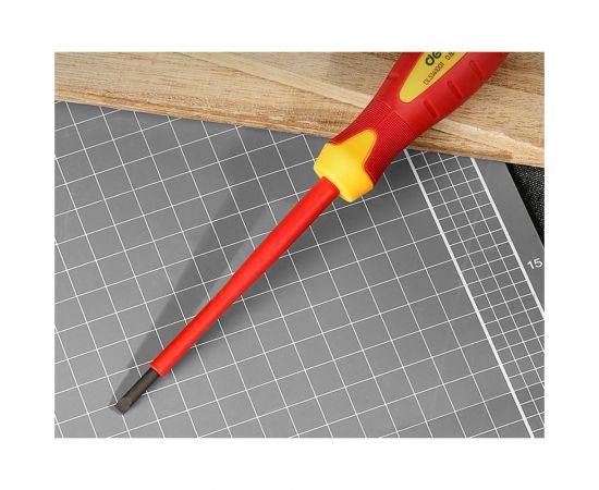 Диэлектрическая шлицевая отвертка DELI dl5141001 4x100 мм, сертификат vde до 1000 В, магнитный наконечник, сталь cr-v, рукоять pp+tpr 110582 – изображение 5