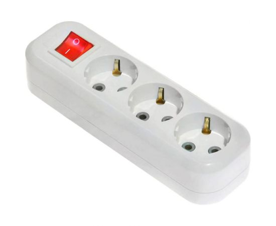 Трехместная колодка (розетка удлинителя) с з/к и выключателем, 250В 16А LUX У3-ЕВК 4606400614715 