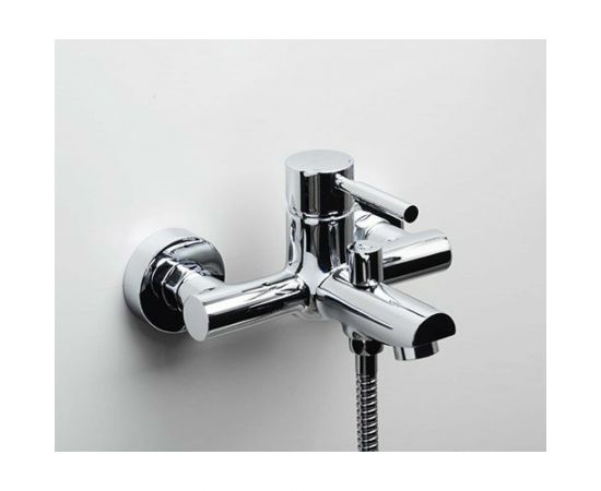 Смеситель для ванны WasserKRAFT Main с коротким изливом 4101 – изображение 3