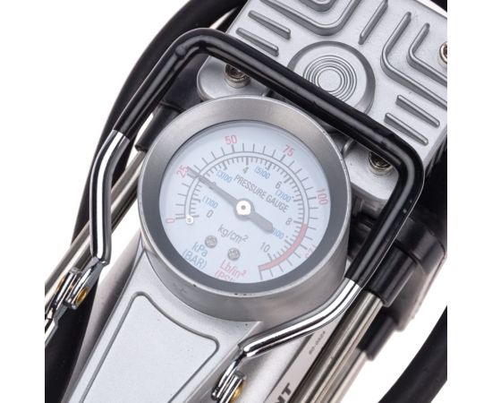 Автомобильный усиленный двухпоршневой компрессор REXANT в кейсе, с набором инструментов, 60 л/мин, 10 атм 80-0524 – изображение 4