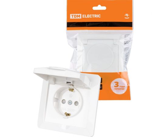 Розетка TDM 2П+З с защитными шторками и крышкой 16А 250В IP44 белая "Ильмень" SQ1823-0017 