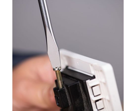 Шлицевая отвертка DELI DL6351251 5x125мм (магнит, TPR+PP ручка) 98350 – изображение 5