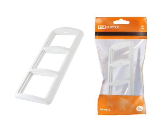 Тройная горизонтальная белая рамка TDM Валдай SQ1804-0019 