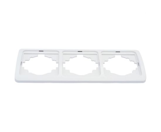 Тройная горизонтальная белая рамка TDM Валдай SQ1804-0019 – изображение 2