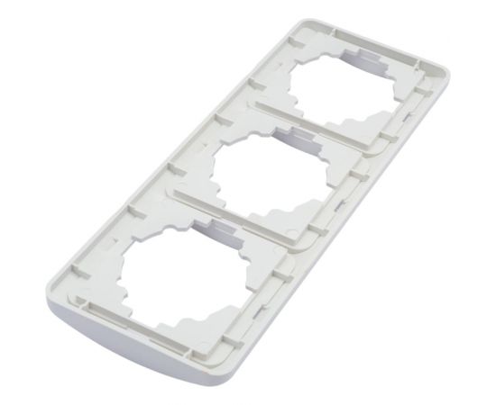 Тройная горизонтальная белая рамка TDM Валдай SQ1804-0019 – изображение 4