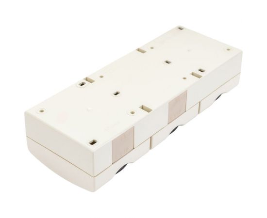 Тройная розетка с заземлением, шторками и крышкой, слоновая кость Simon 1594447-031 – изображение 3