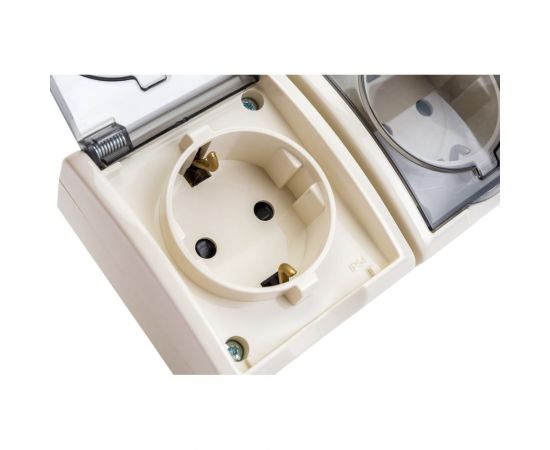 Тройная розетка с заземлением, шторками и крышкой, слоновая кость Simon 1594447-031 – изображение 4