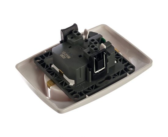 Розетка ЭРА 12-2106-01 2X2P+E Schuko, 16A-250В, IP20, белый Б0031228 – изображение 3