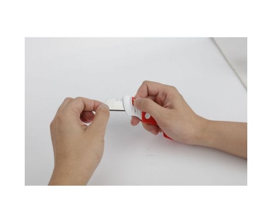 Складной нож WORKPRO пластиковый, быстросменный WP211004 – изображение 3