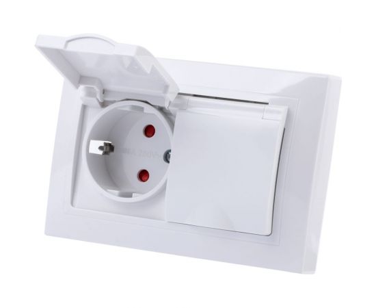 Двойная розетка TDM 2П+З с защитными шторками и крышкой 16А 250В IP44 белая Таймыр SQ1814-0076 – изображение 3