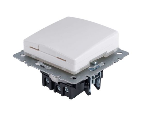 1-местная розетка IEK Brite рсбш10-3-44-брб с заземлением, с защитными шторками и крышкой, 16А, ip44, белый BR-R16-16-44-K01 – изображение 3