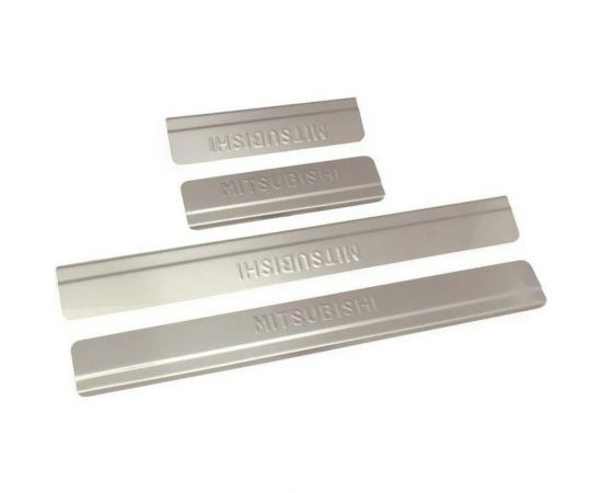 Накладки внутренних порогов MITSUBISHI Outlander 2015->, ступенчатые DolleX NSI-006 