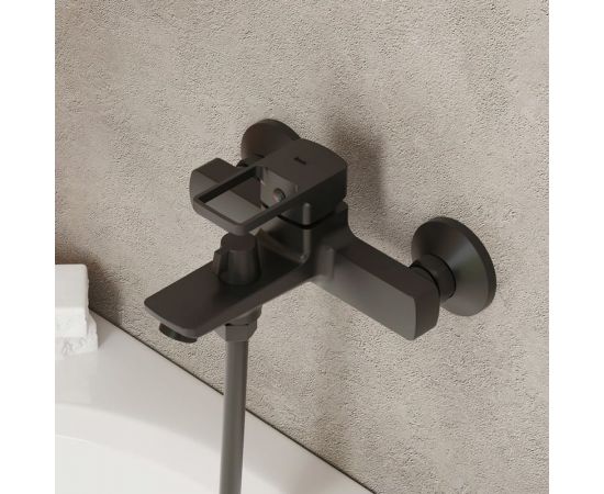 Смеситель для ванны IDDIS Bild черный матовый BILBL00i02WA – изображение 2