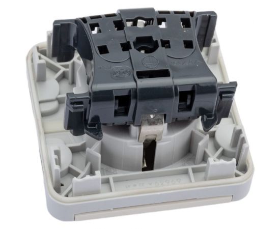 Механизм розетки Legrand 1-м СП Plexo с защитной крышкой, с заземлением IP55 белый Leg 069639 130747 – изображение 2