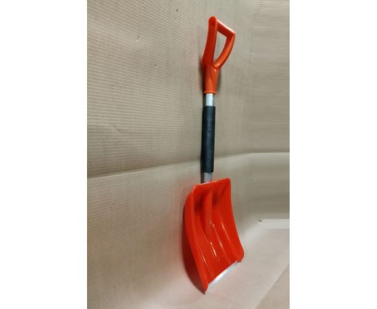 Автомобильная лопата LWI красная морозостойкая №16 с алюминиевой планкой 270x360 LWI-Л16 – изображение 3