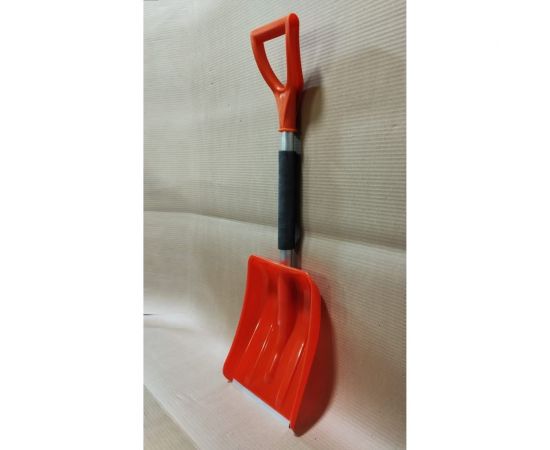 Автомобильная лопата LWI красная морозостойкая №16 с алюминиевой планкой 270x360 LWI-Л16 – изображение 4