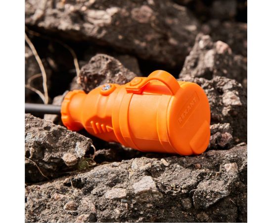 Переносная влагозащищенная розетка REXANT с крышкой, с заземлением, 16 А, IP44, каучук оранжевая 111-123 – изображение 5