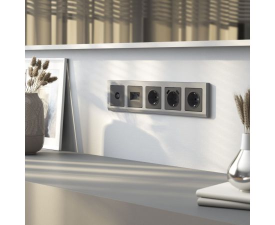 Розетка WERKEL с заземлением и шторками графит матовый a063104 – изображение 3