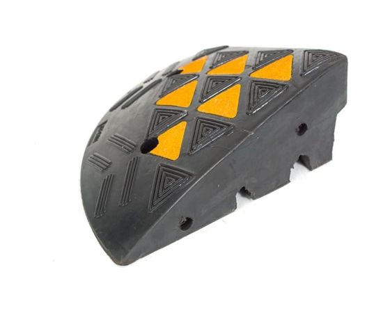 Резиновый съезд с бордюра ТЕХНОЛОГИЯ СР-150-2 концевая часть 0,3x0,15x0,36 м 00-00001664 