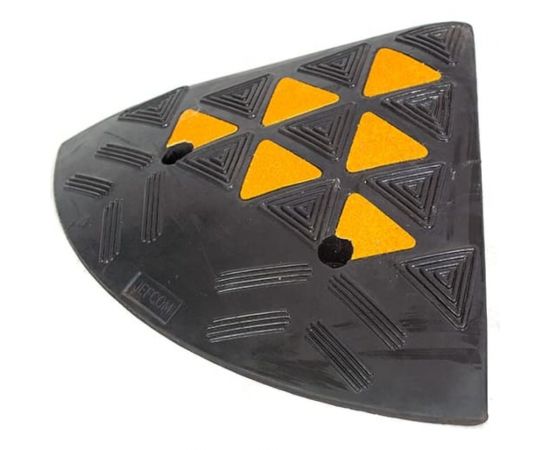 Резиновый съезд с бордюра ТЕХНОЛОГИЯ СР-150-2 концевая часть 0,3x0,15x0,36 м 00-00001664 – изображение 2