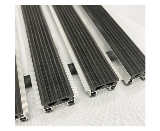 Грязезащитная придверная решетка ООО ПК ЦентрВход Эксперт резина, размер 390x590 мм 731EX001 – изображение 2