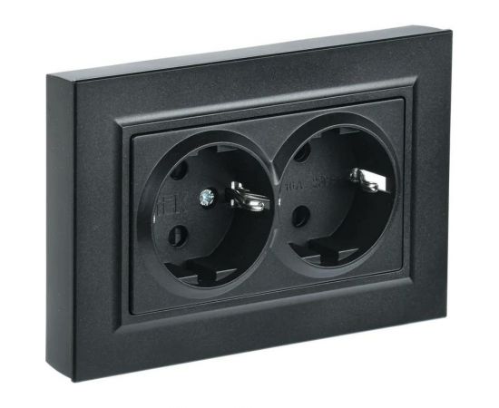2-местная розетка IEK Brite рсш12-3-брч с заземлением, с защитными шторками, 16А, в сборе, черный BR-R24-16-K02-F 