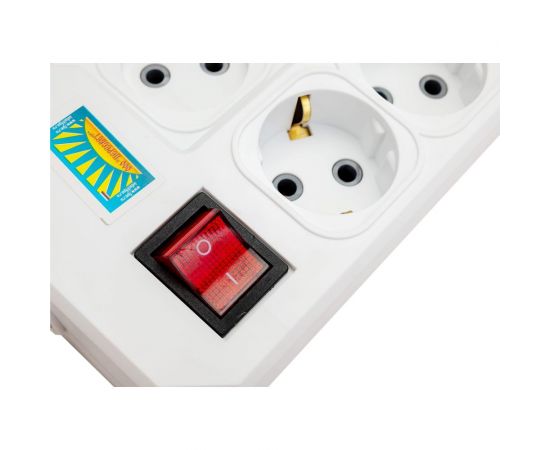 Сетевой фильтр ПЕРЕСВЕТ+ удлинитель на 8 гнезд, шнур ПВС 3х0,75, 5 м 4620003920653 – изображение 4